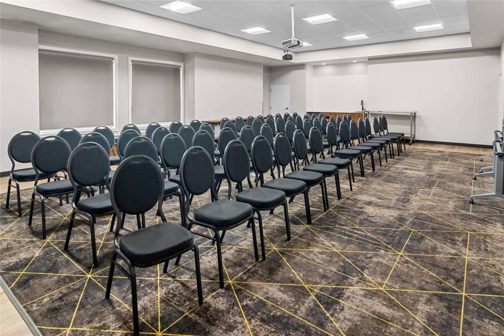 Park Inn By Radisson Kelowna 5