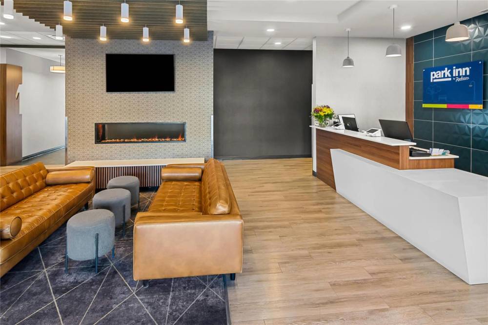 Park Inn By Radisson Kelowna 7