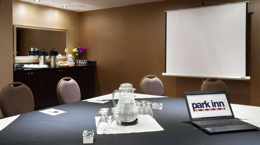 Park Inn By Radisson Toronto Markham 2