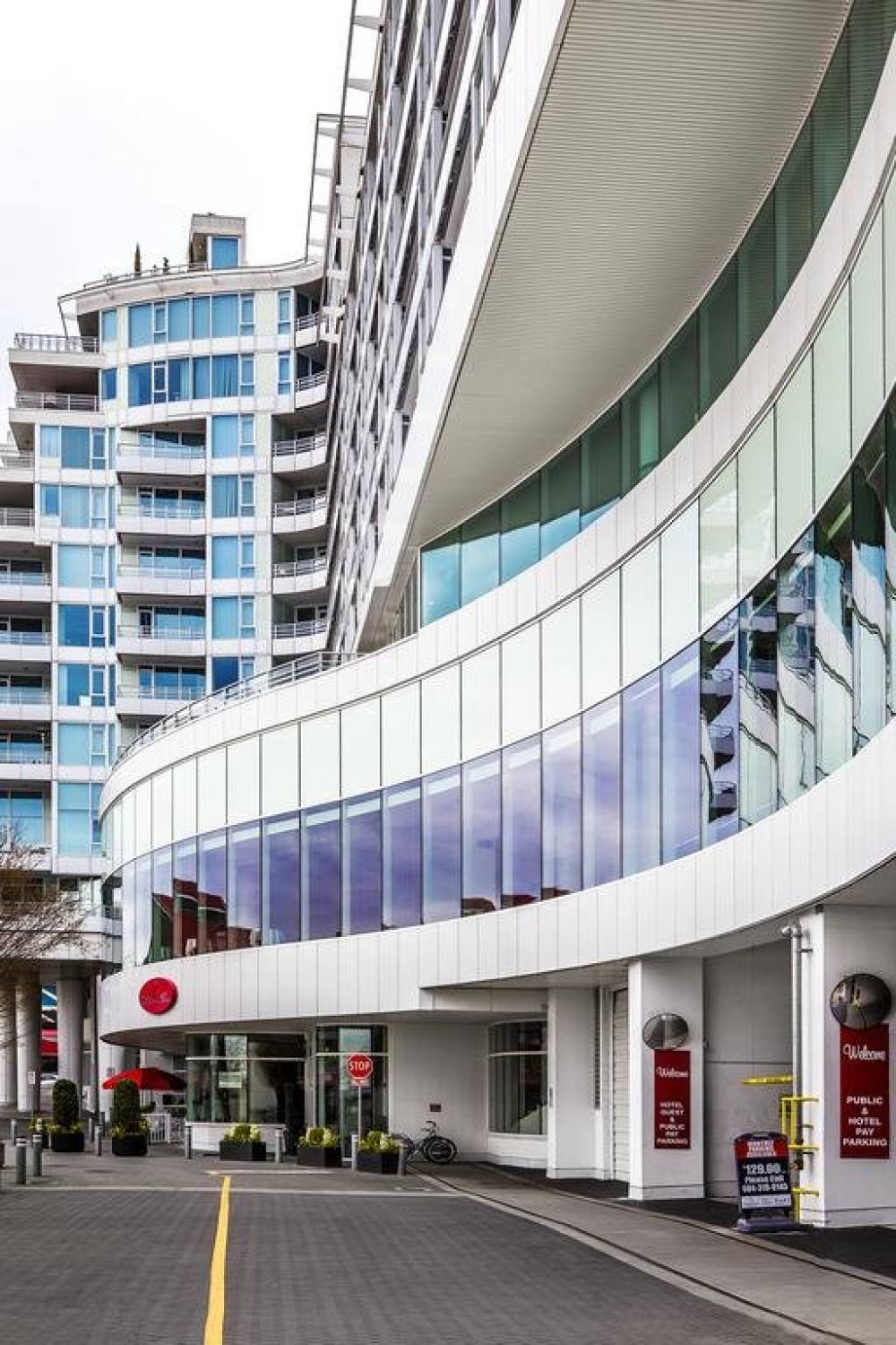 Pinnacle At The Pier North Vancouver