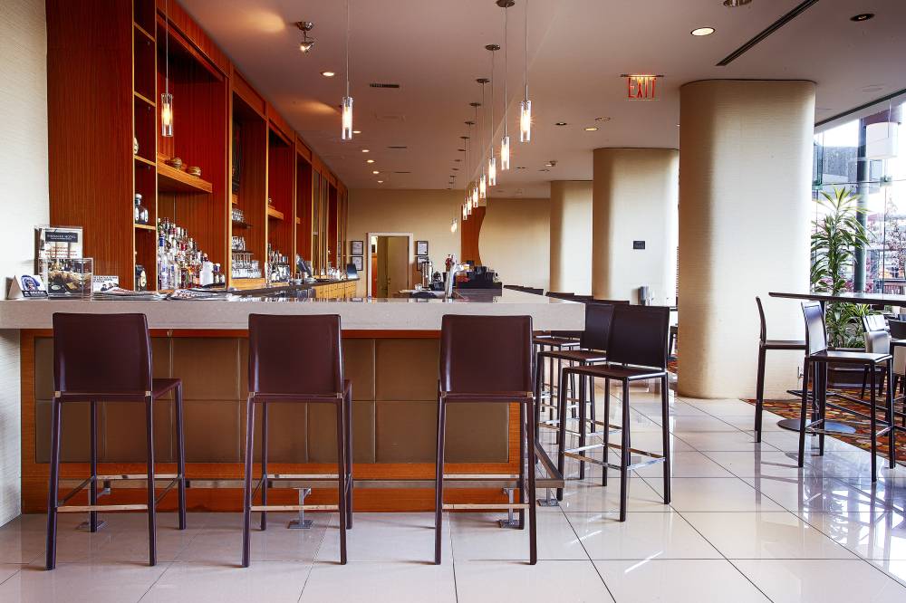 Pinnacle Hotel Vancouver Harbourfront 5