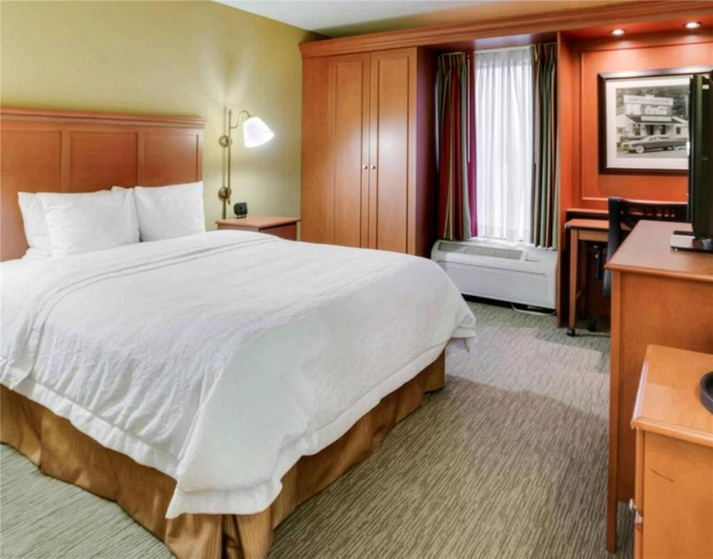 Pittsburgh Airport Inn And Suites 9