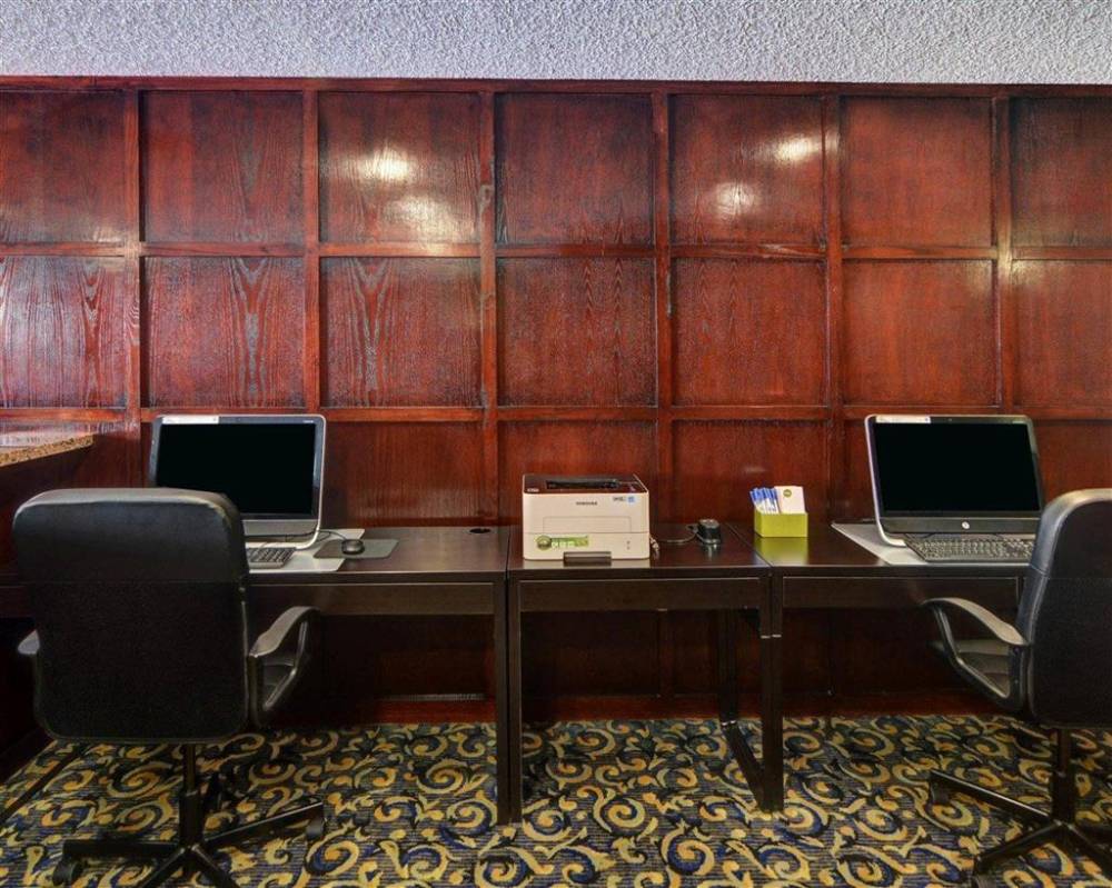 Quality Inn And Suites Dfw Airport South 4