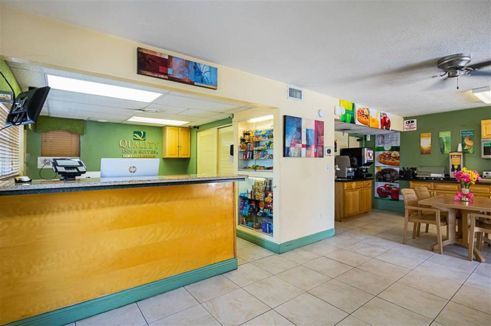 Quality Inn And Suites Hollywood Bouleva 2