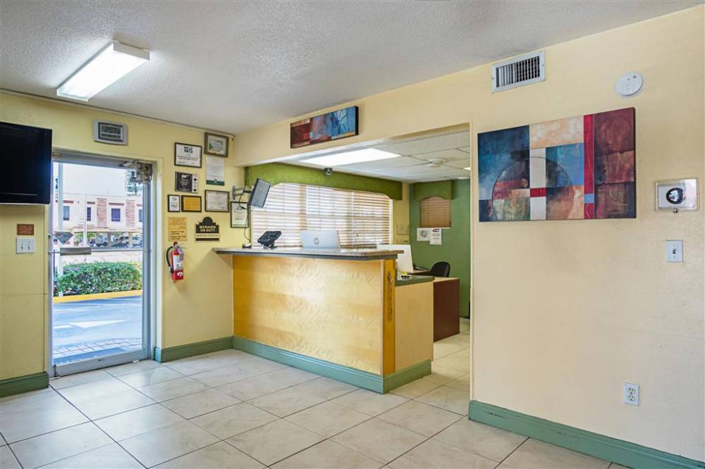 Quality Inn And Suites Hollywood Bouleva 3