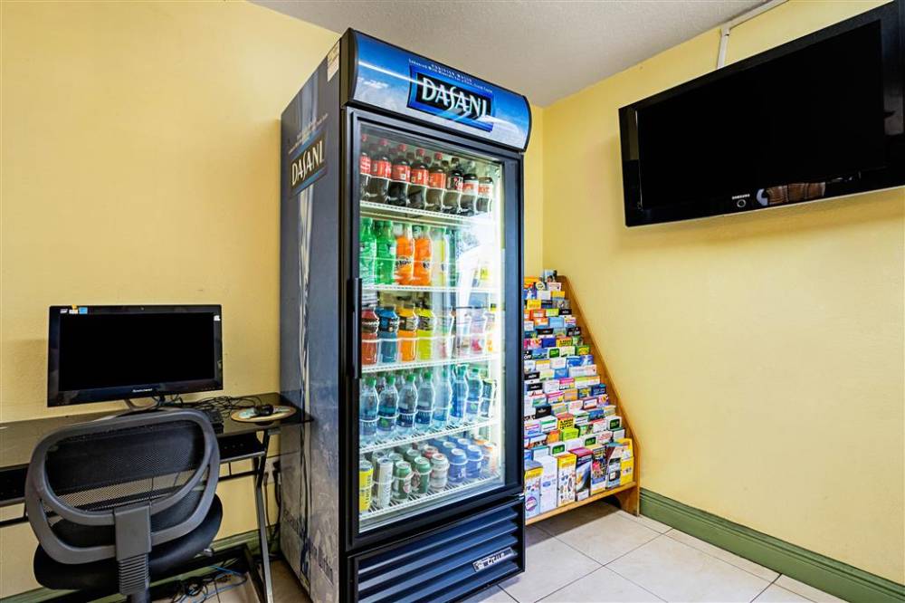 Quality Inn And Suites Hollywood Bouleva 4