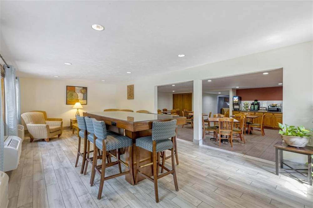 Quality Inn And Suites Lincoln South 8