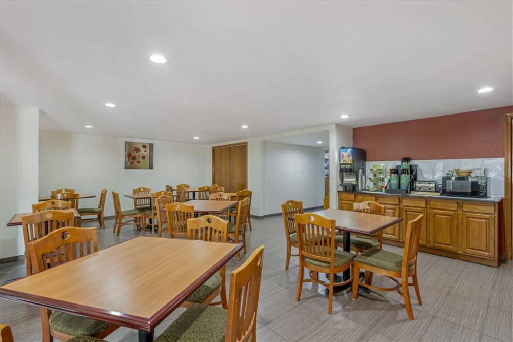 Quality Inn And Suites Lincoln South 9