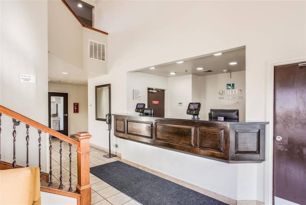 Quality Inn And Suites Meridian 3