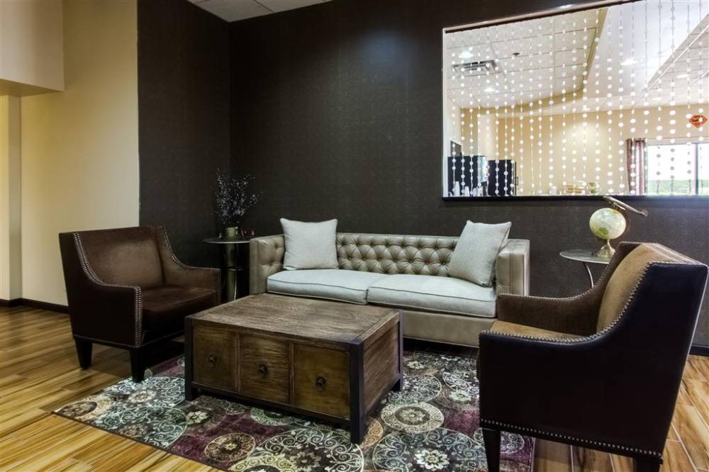 Quality Inn And Suites Moline - Quad Cit 2