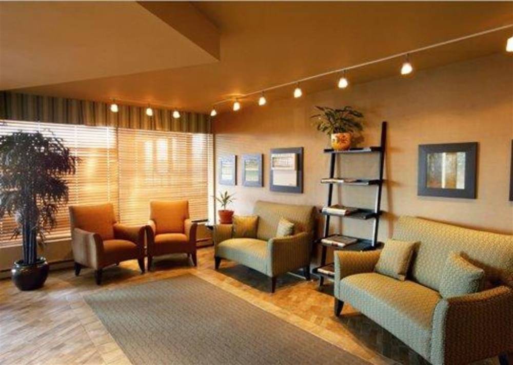 Quality Inn And Suites P.e. Trudeau Airp 5