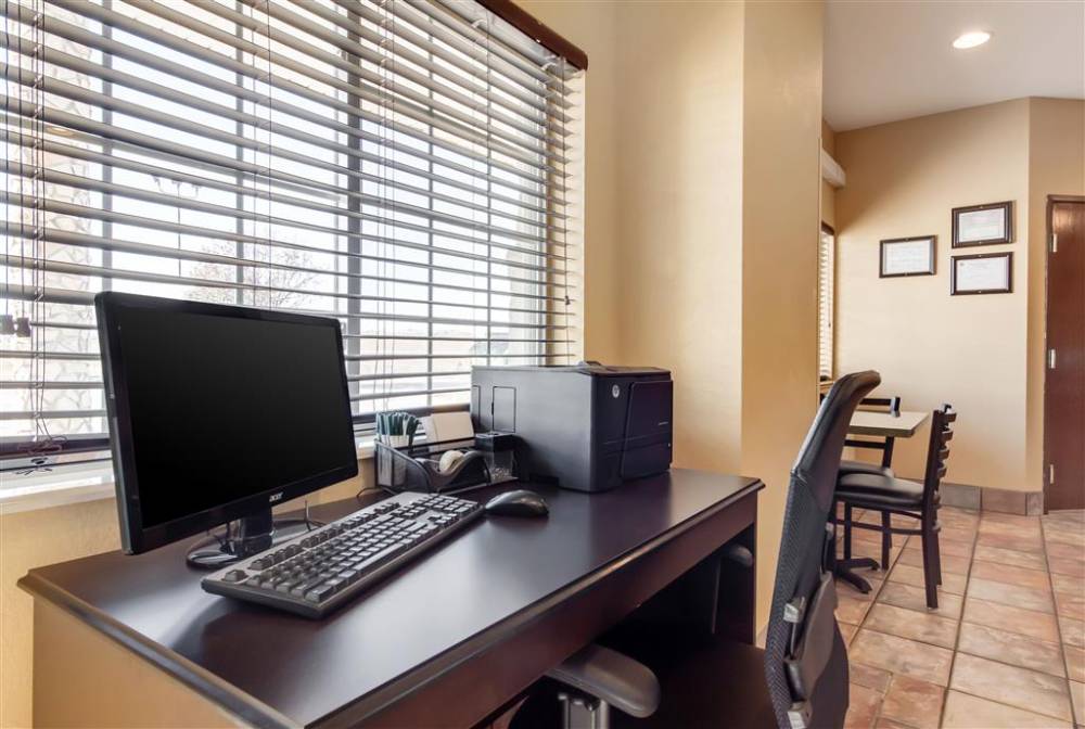 Quality Inn And Suites 4