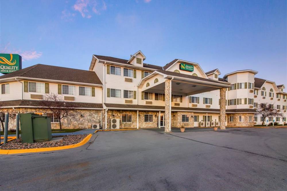 Quality Inn And Suites 2