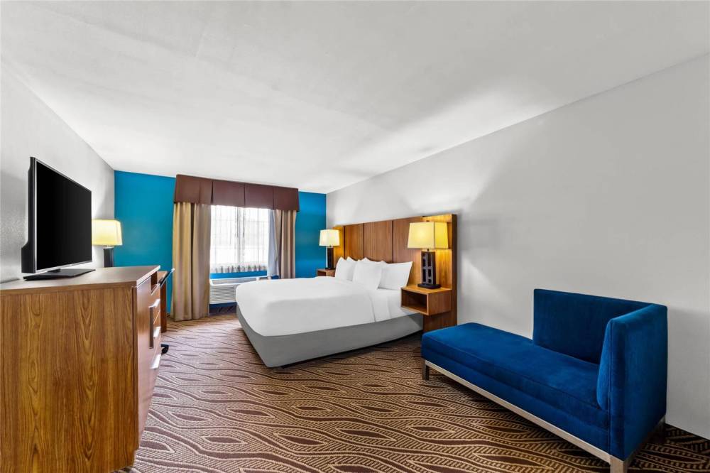 Quality Inn And Suites San Antonio Airport - Stone Oak 10