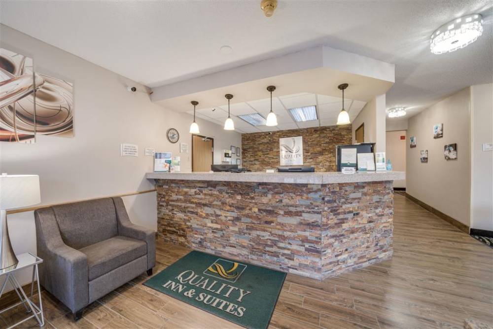 Quality Inn And Suites South 4