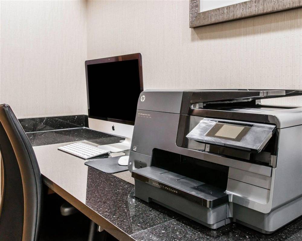 Quality Inn And Suites Warren - Detroit 7