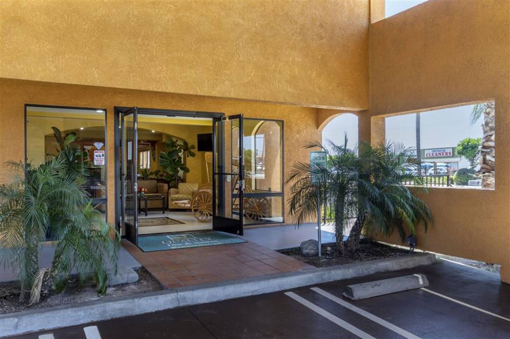 Quality Inn And Suites Westminster Seal  1