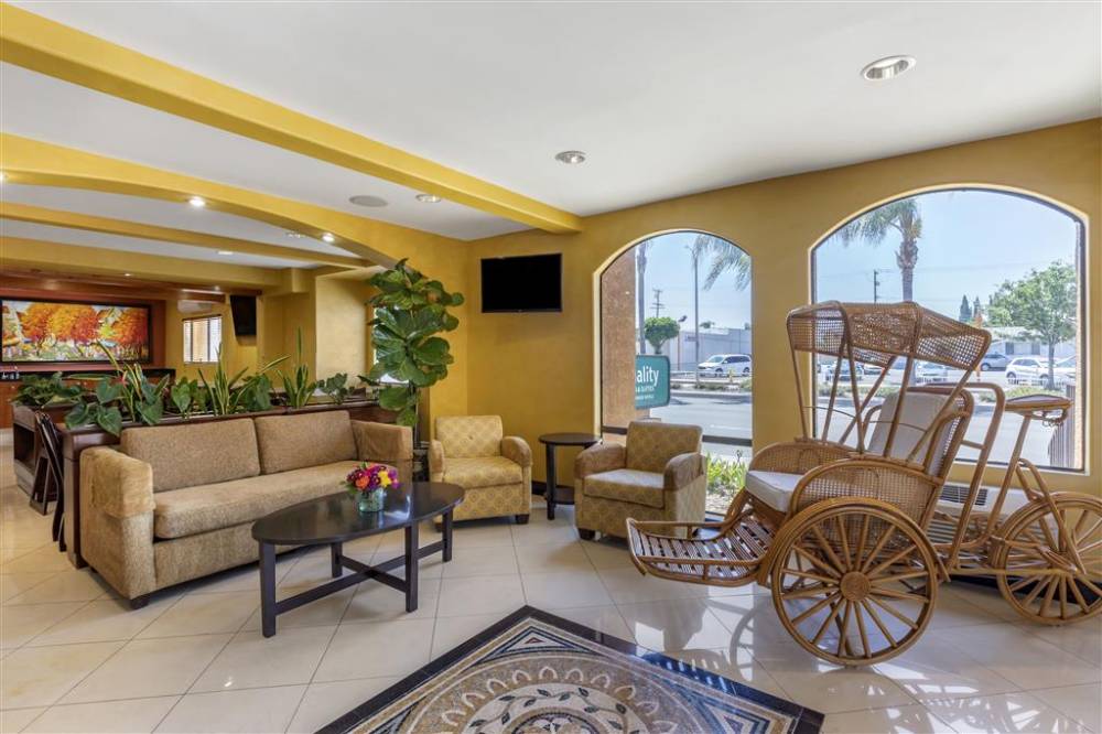 Quality Inn And Suites Westminster Seal  3