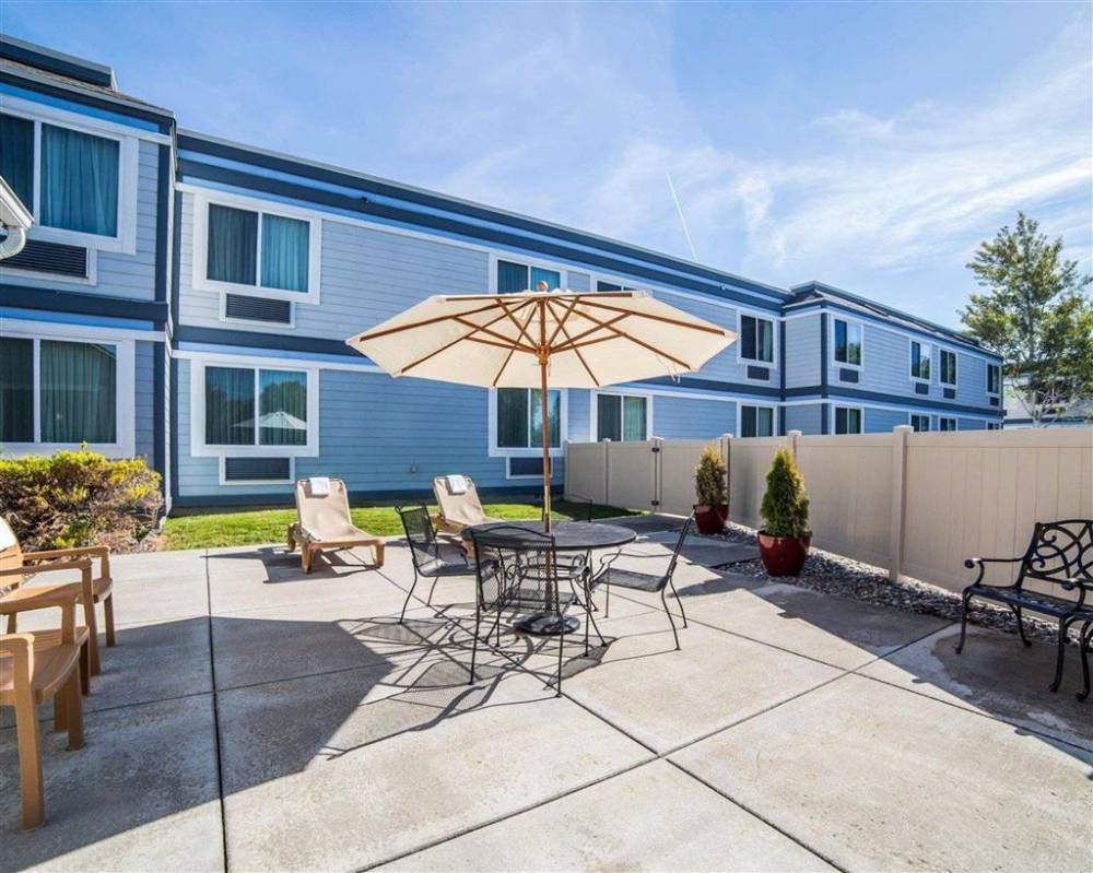 Quality Inn Homestead Park 9