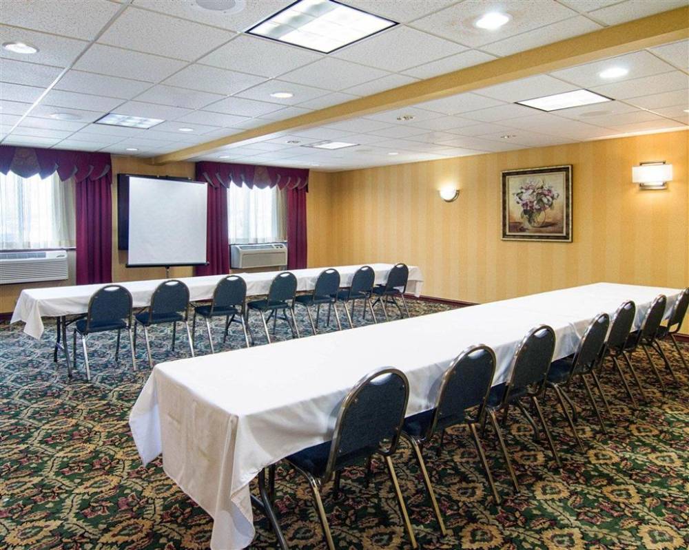 Quality Inn Midland South 4