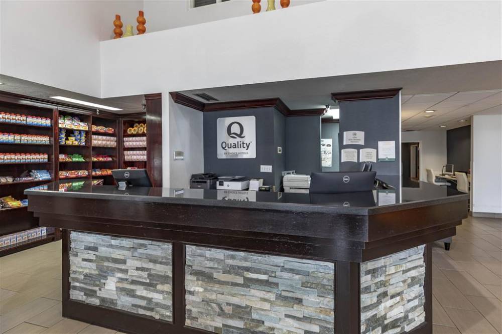 Quality Inn & Suites Denver Airport - Gateway Park 4