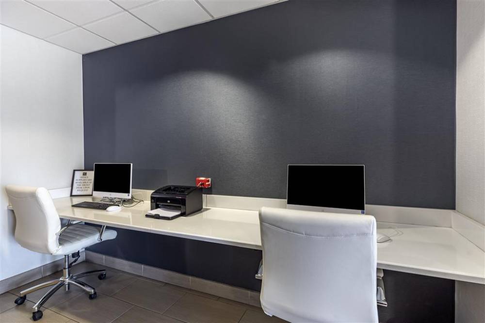 Quality Inn & Suites Denver Airport - Gateway Park 6
