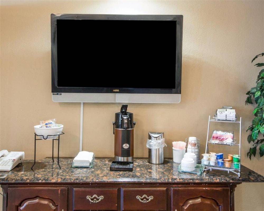 Quality Inn Tulsa-downtown West 5