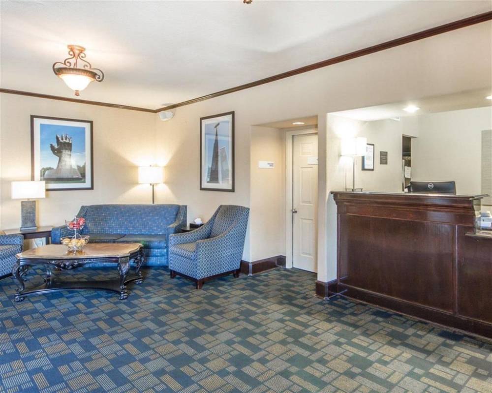 Quality Inn Tulsa-downtown West 4