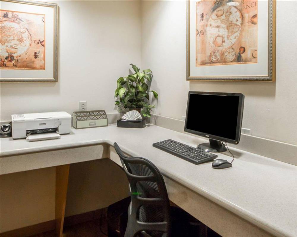 Quality Inn Tulsa-downtown West 6
