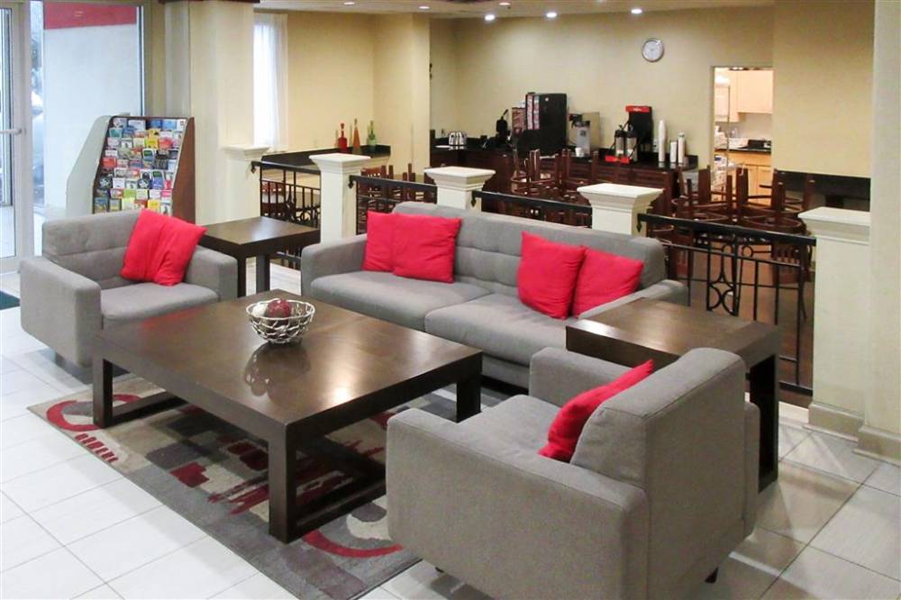 Quality Suites Atlanta Airport East 5