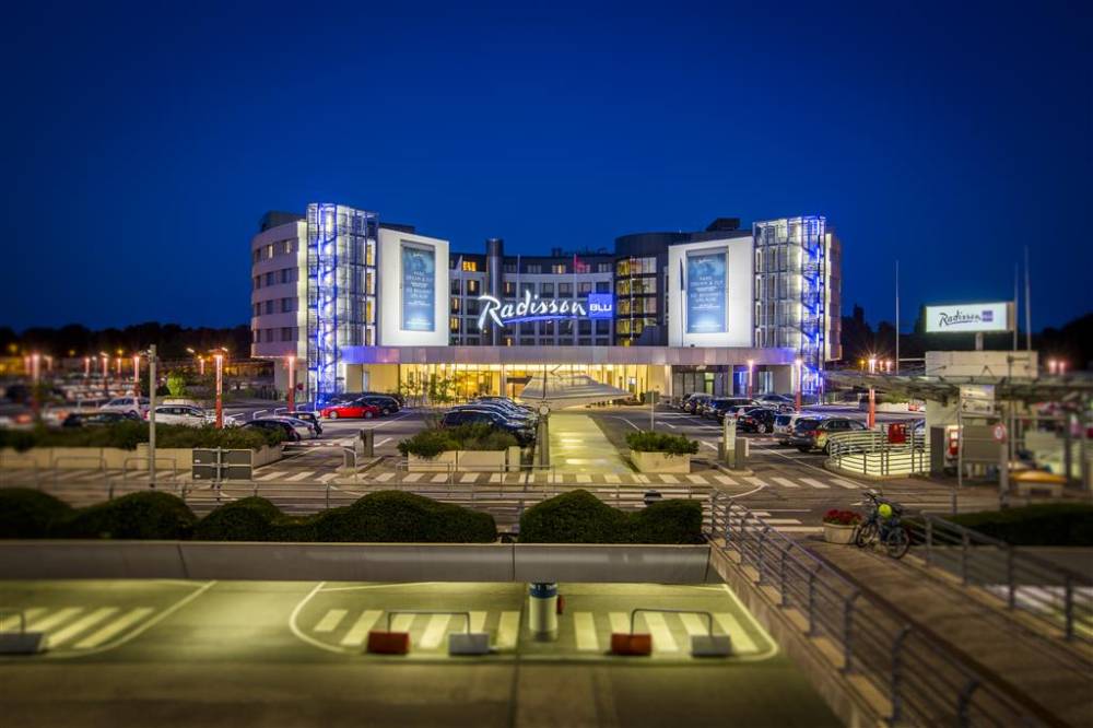 Radisson Blu Hamburg Airport 2