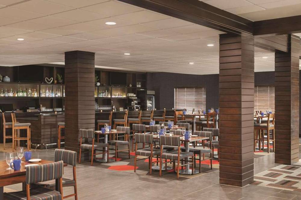 Radisson Hotel Oklahoma City Airport 8
