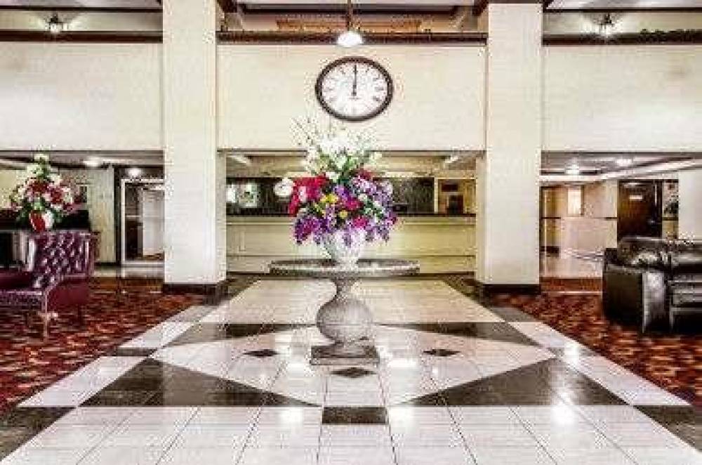 Ramada By Wyndham Birmingham Airport 2