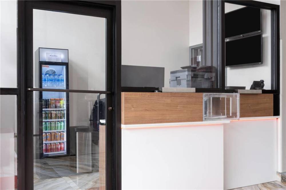 Ramada By Wyndham Brooklyn Near Flatbush 2