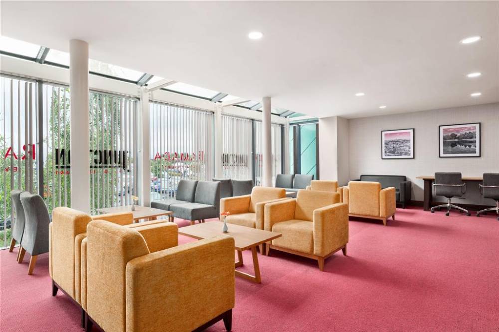 Ramada By Wyndham Cobham 6
