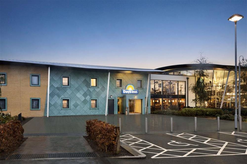 Ramada By Wyndham Cobham 2