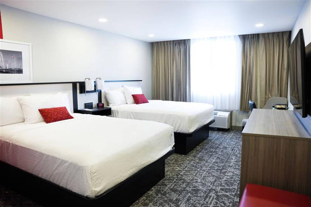 Ramada By Wyndham Dfw Airport 6