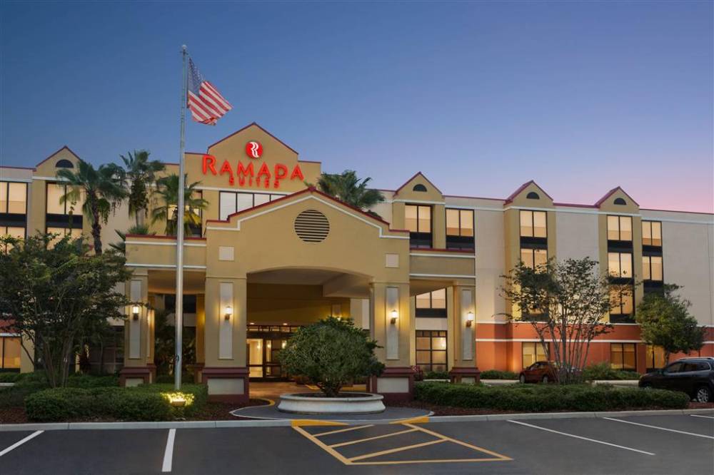 Ramada By Wyndham Suites Orlando Airport