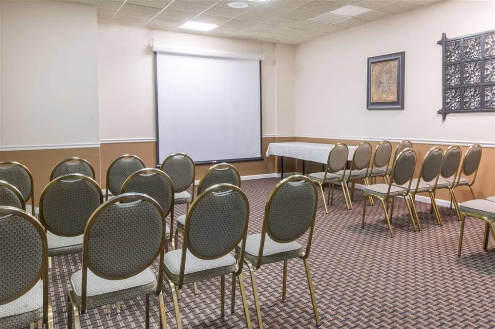 Ramada By Wyndham Vineland Millville Area