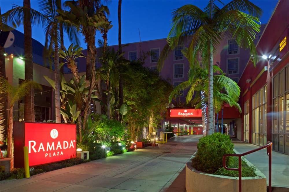 Ramada Plaza By Wyndham West Hollywood Hotel & Suites 2