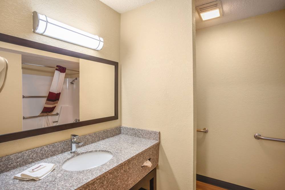 Red Roof Inn Des Moines 6