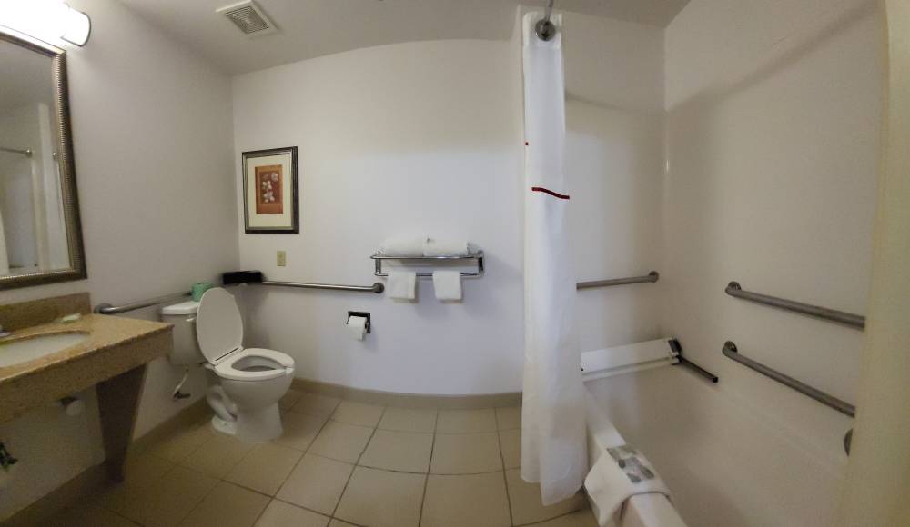 Red Roof Suites Midland 10