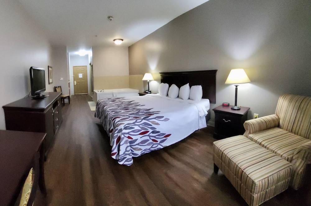 Red Roof Suites Midland 7