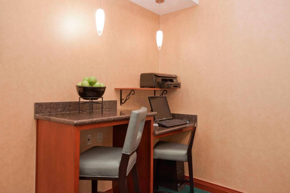 Residence Inn By Marriott Davenport 2