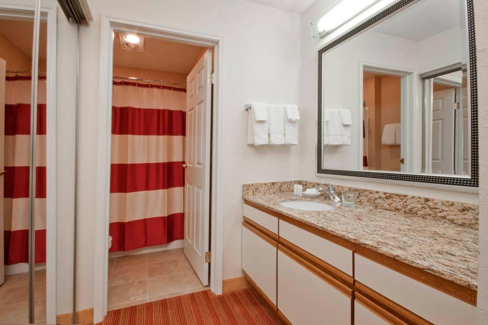 Suite Bathroom