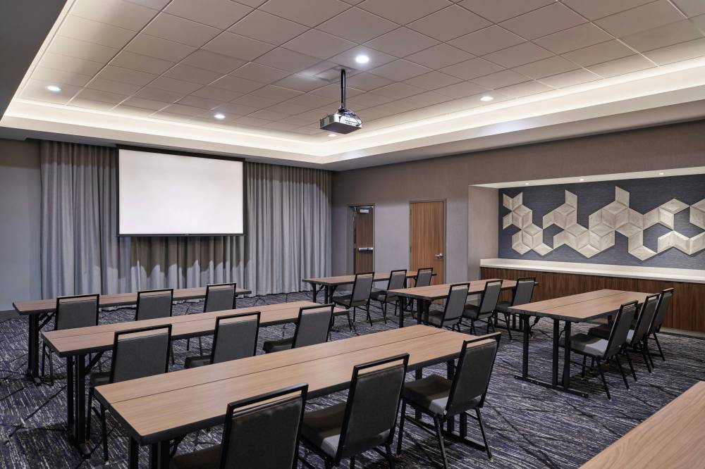 Residence Inn By Marriott Madison 8