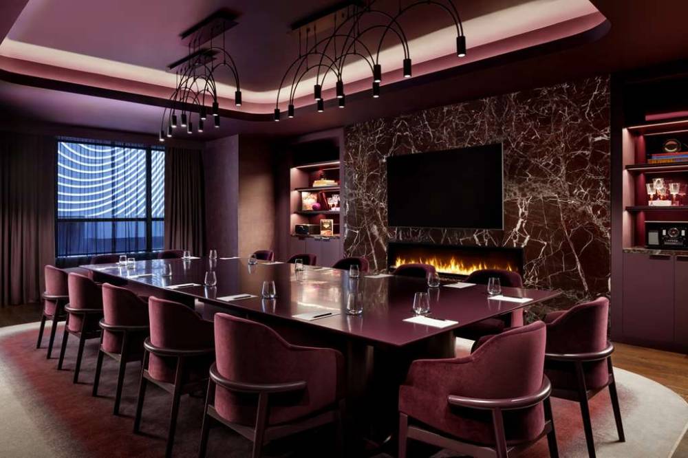 Revery Toronto Downtown  Curio Collection By Hilton 2