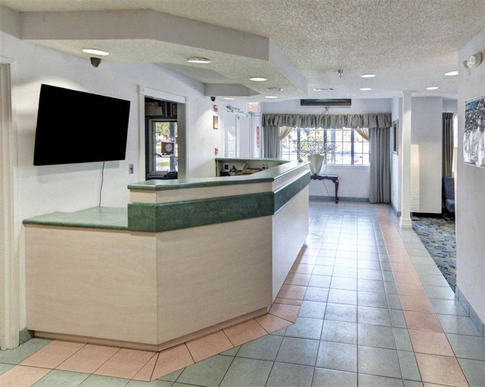 Rodeway Inn And Suites Lewisville I-35 4