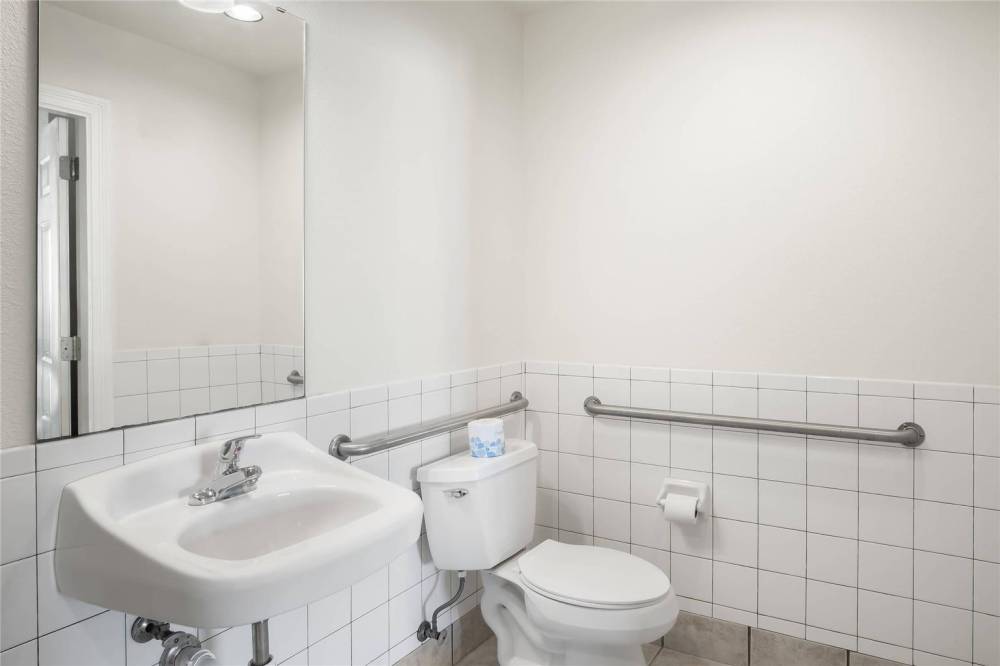 Rodeway Inn Garland Harbor Point 6