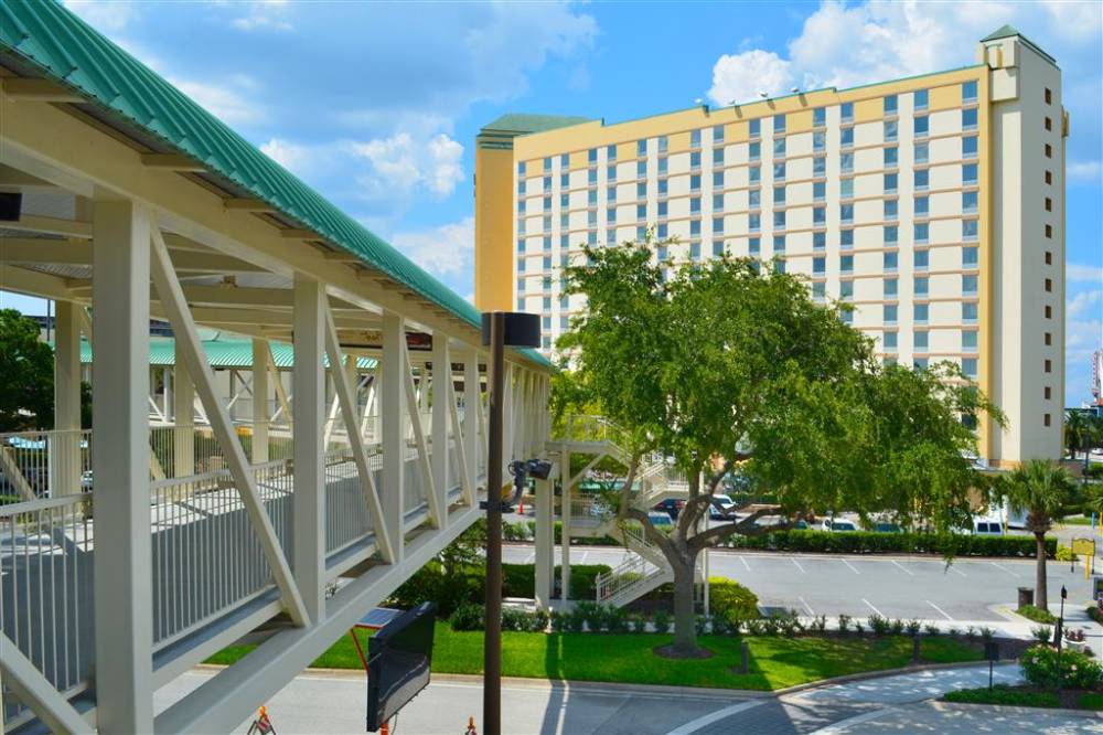 Rosen Plaza Hotel